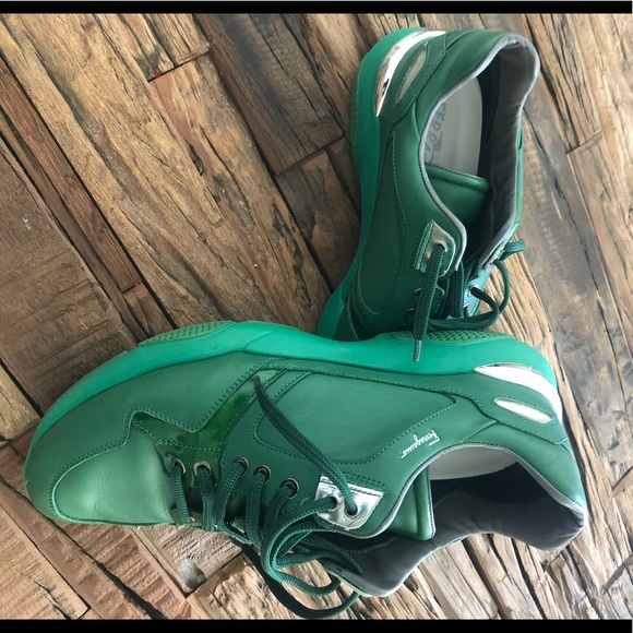 Ferragamo sneakers size10